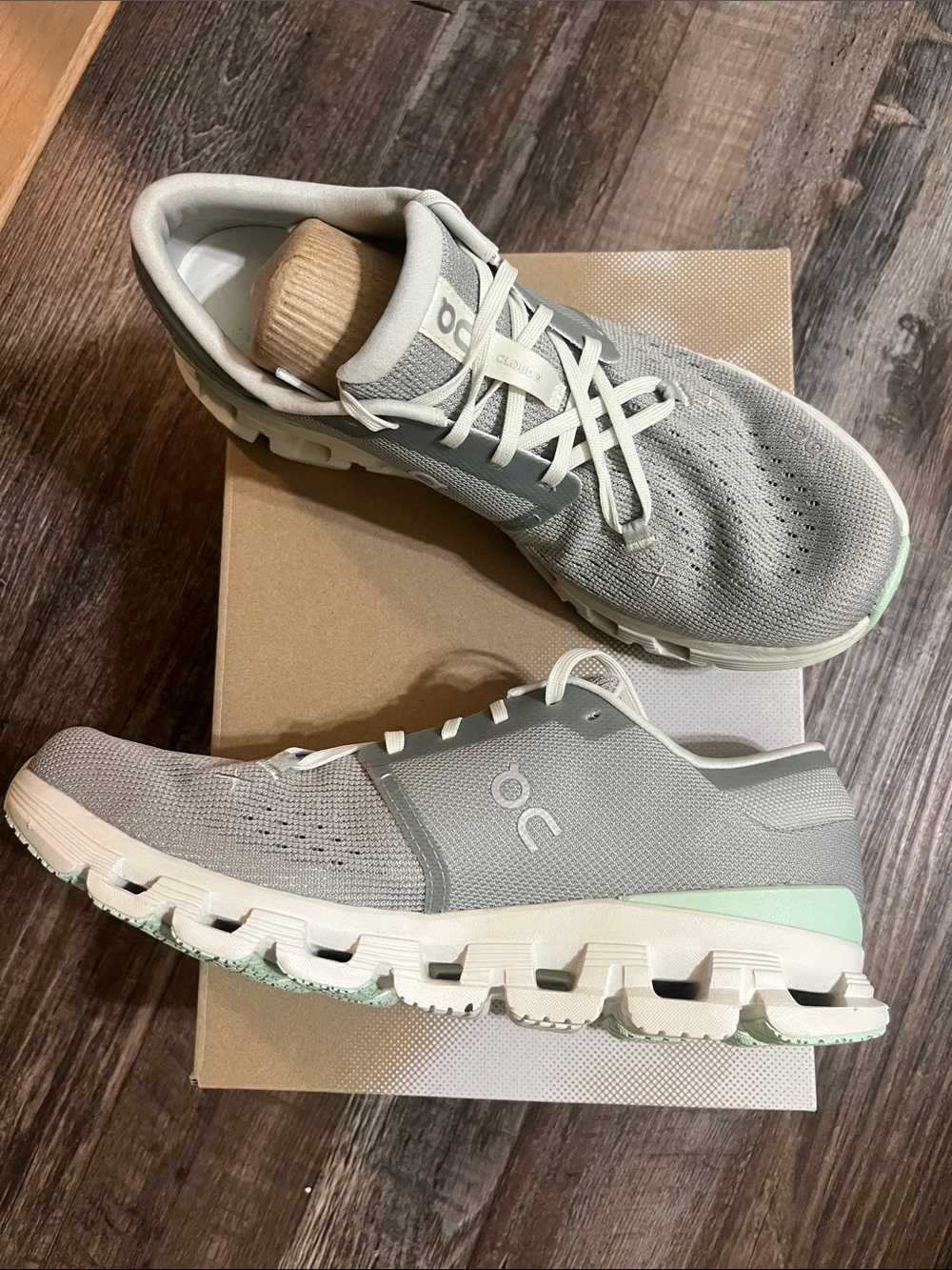 On Running Cloud X4 Women's Size 10 Grey and Mint Cloud Running Shoes